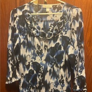 dressbarn  Blue print blouse size XL. EUC